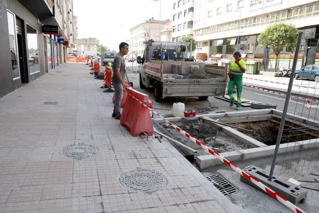 Beirarrúas da avenida da Estación 1
