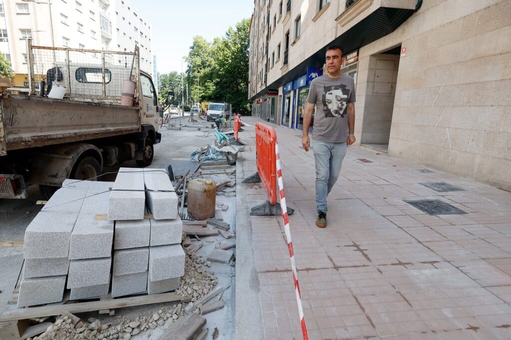 Beirarrúas da avenida da Estación 6