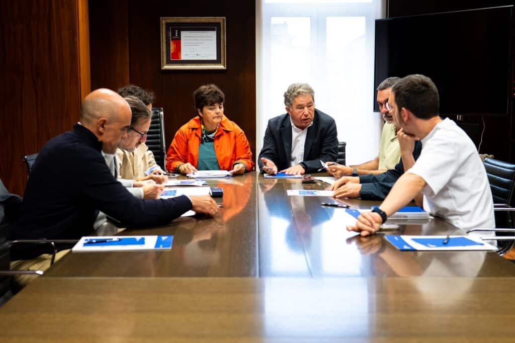 Reunion Concello UVigo coa reitora setembro 2026